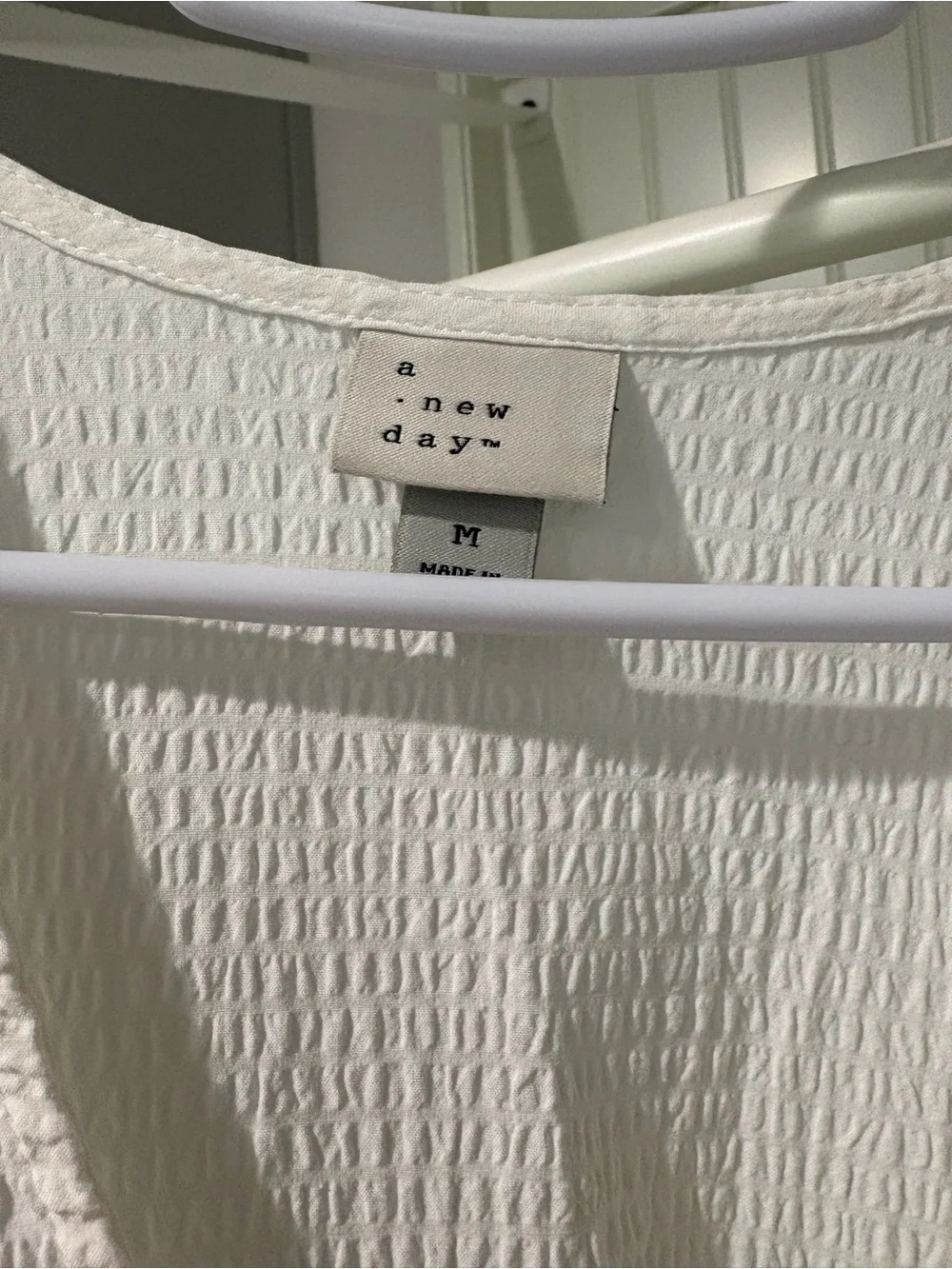 White Textured V-Neck Puff Sleeve Dress - Picture 4 of 4